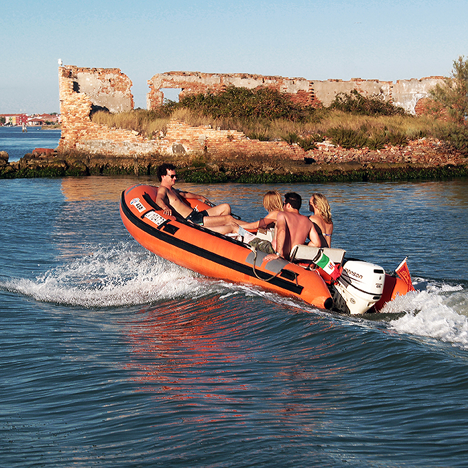 Momenti veneziani 23 - Navigazioni lagunari 1.jpg